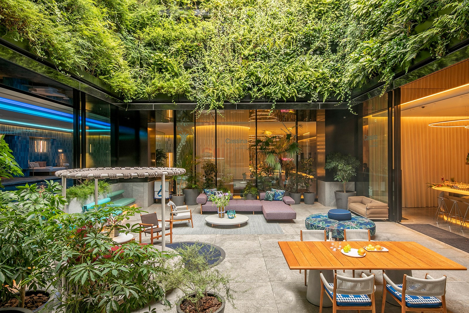 Cassina Terrace in W Osaka BBQ Beer Garden + Night POOL- 納品事例