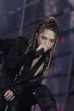 L'Arc〜en〜Ciel、＜20th L'Anniversary Live＞で重大発表