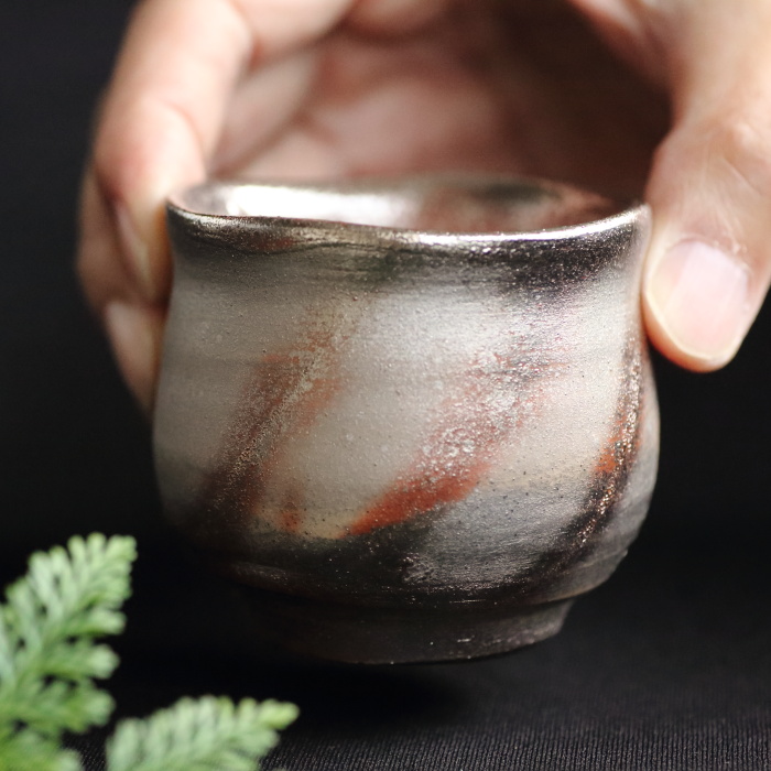 松井興之 備前銀彩ぐい吞み 酒呑 備前焼酒器 岡山県重要無形文化財保持