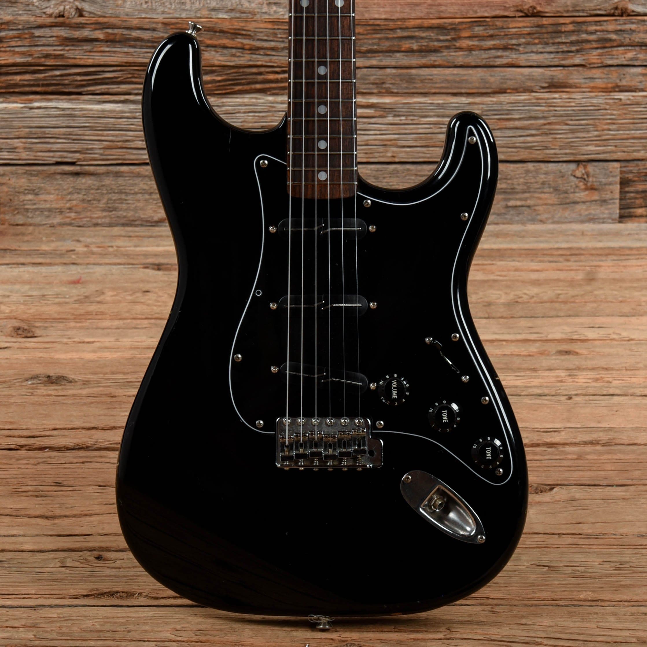 Squier Japan Stratocaster Black – Chicago Music Exchange