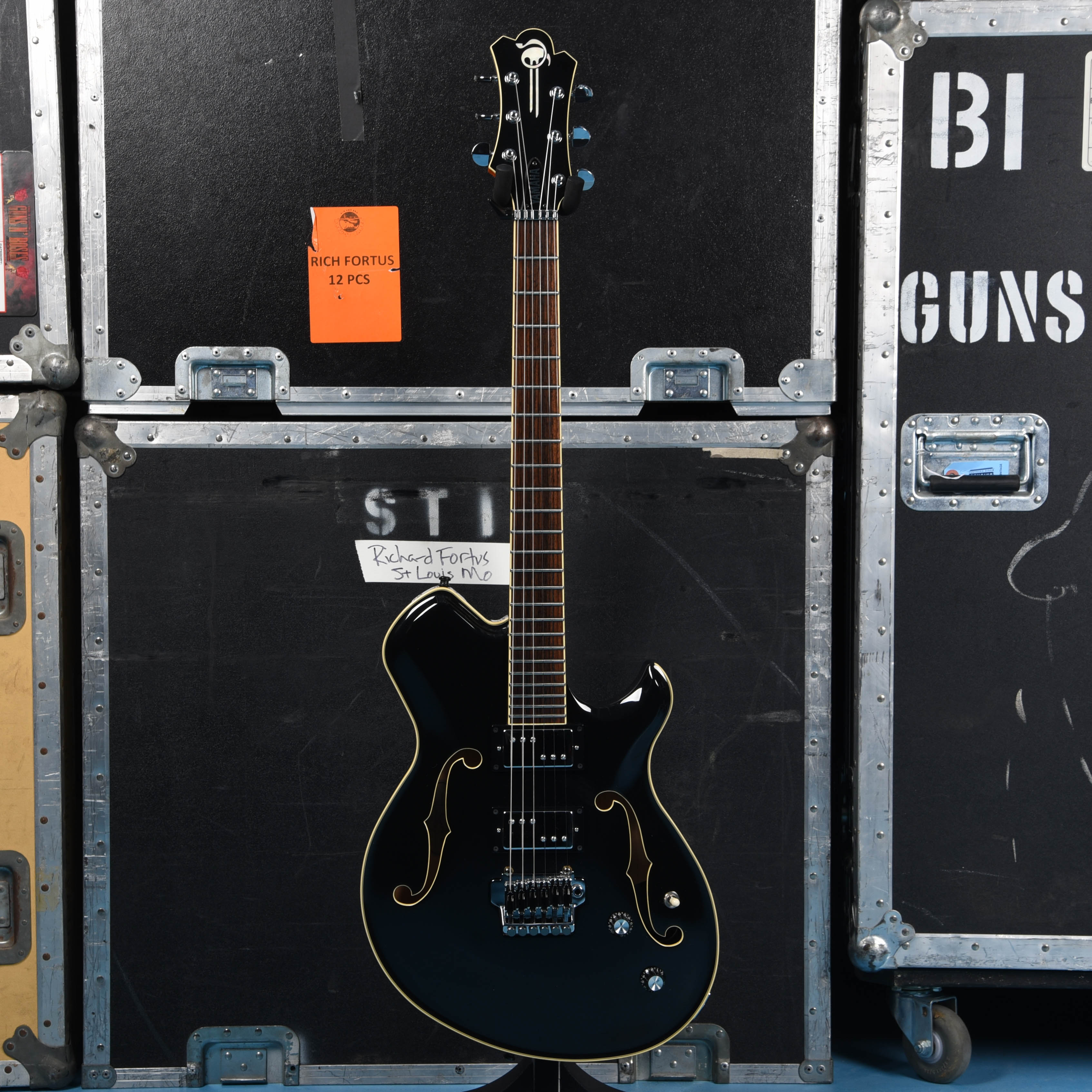 Yamaha CV820WB Wes Borland Black – Chicago Music Exchange