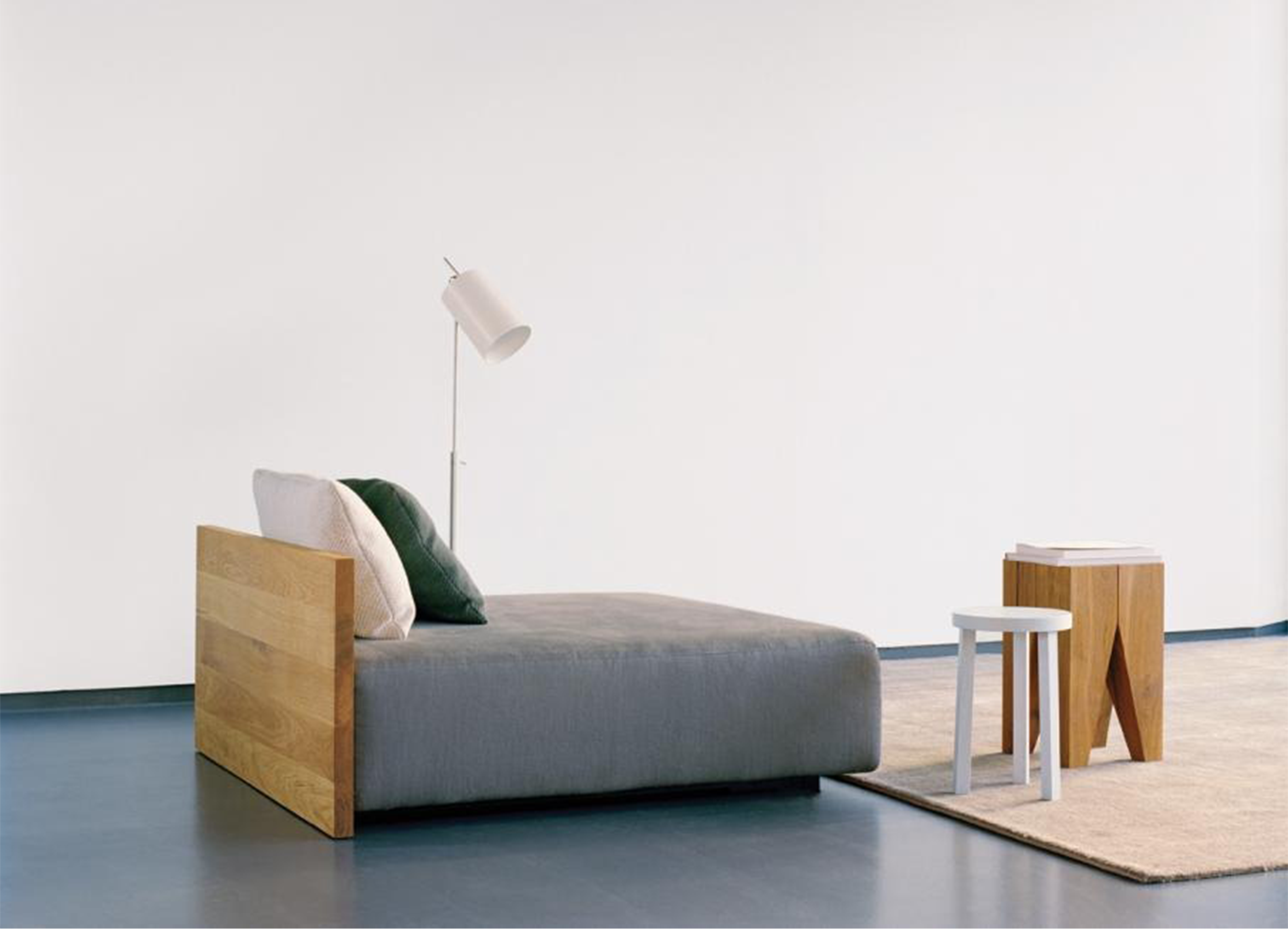 e15 / イーフィフティーン】BACKENZAHN SIDE TABLE バッケンザーン
