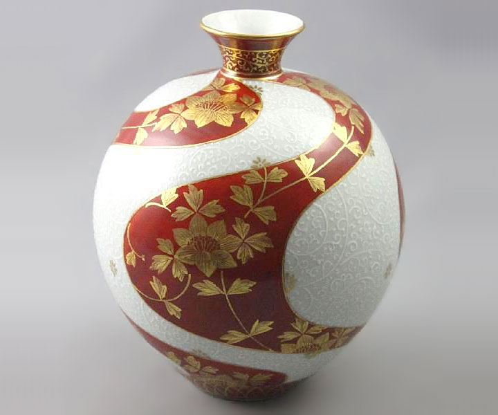 九谷焼 錦山窯 吉田美統 花唐草花瓶 (赤) - CRAFTS DESIGN