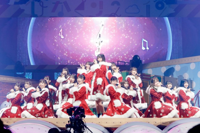 日向坂46、かわいすぎるサンタ衣装で4万人魅了「ひなくり2019」 - 1