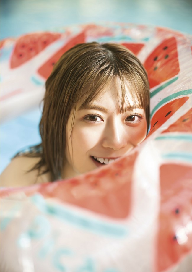 日向坂46・東村芽依1st写真集、初版10万部スタート 新規カット公開