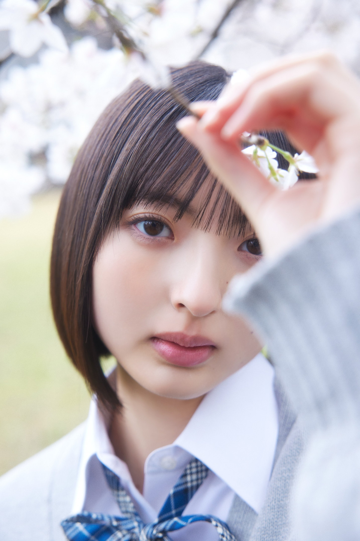 櫻坂46 四期生・山田桃実、勝又春の撮り下ろし写真＆手書き