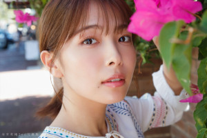 道重さゆみ、29歳の誕生日に「大人かわいい」写真集発売 - エンタメ