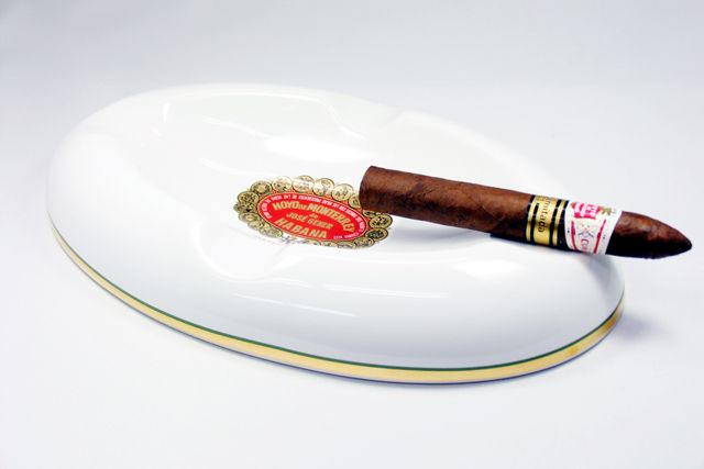 Habanos S.A. オヨー・ド・モントレー シガー用灰皿 4シガー｜葉巻の