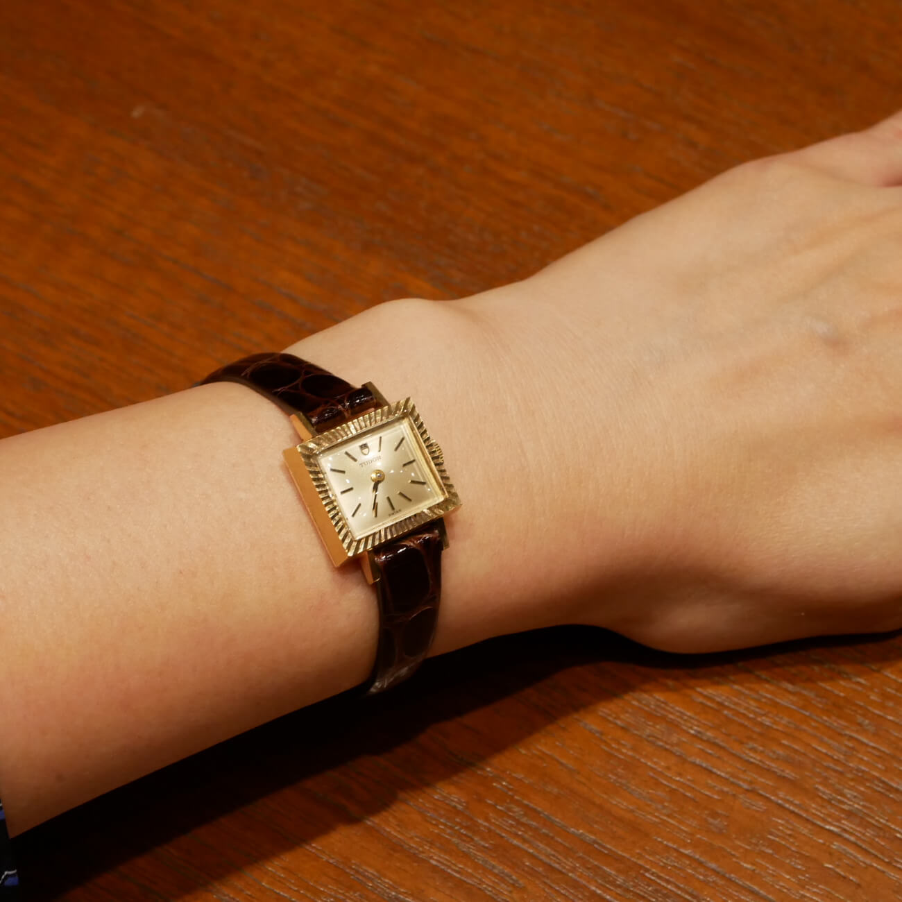 mt10380 | TUDOR | CARESE [ケアーズ] – アンティークウォッチ専門店