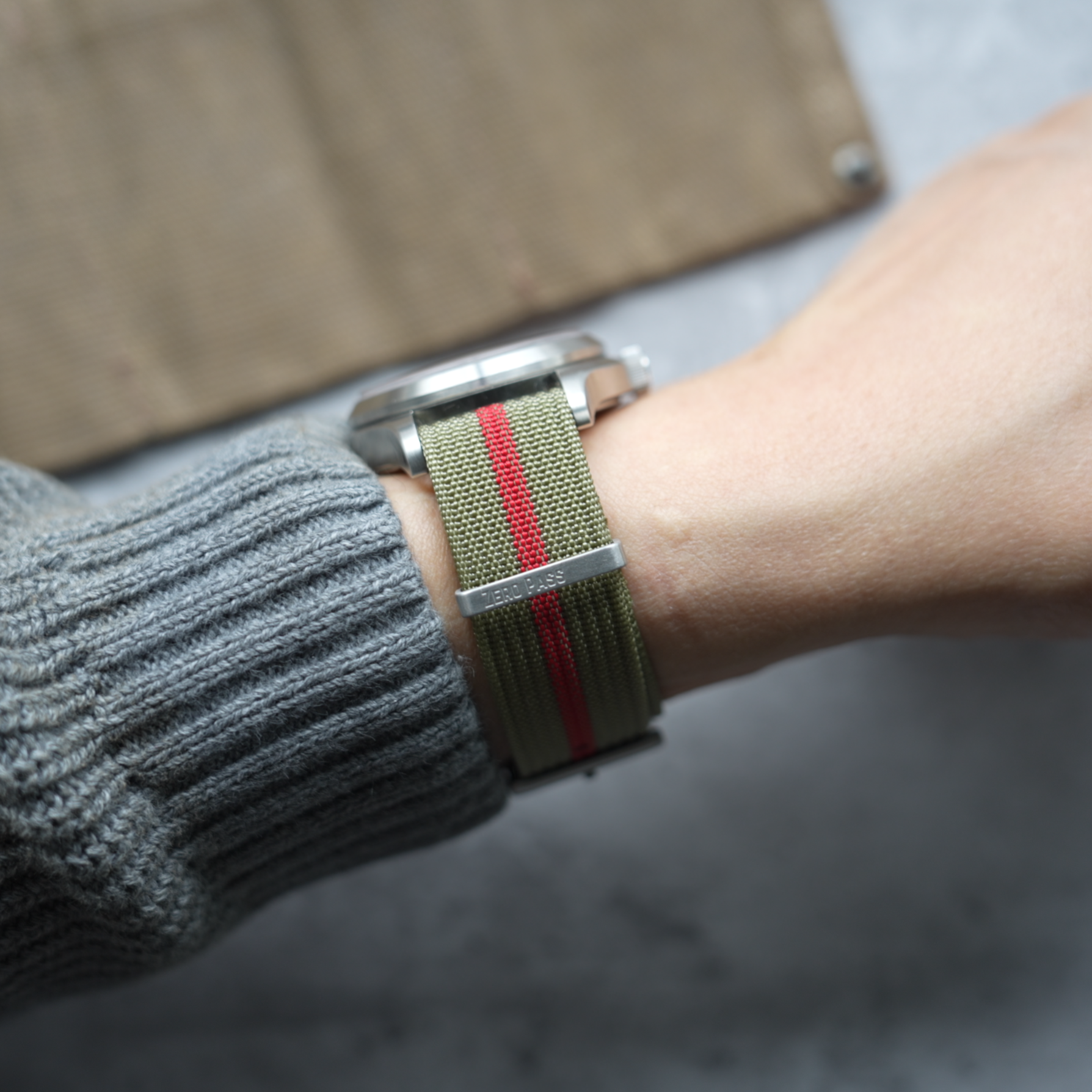 The Zero Pass Strap V2- Olive red – The Anachronist Shop