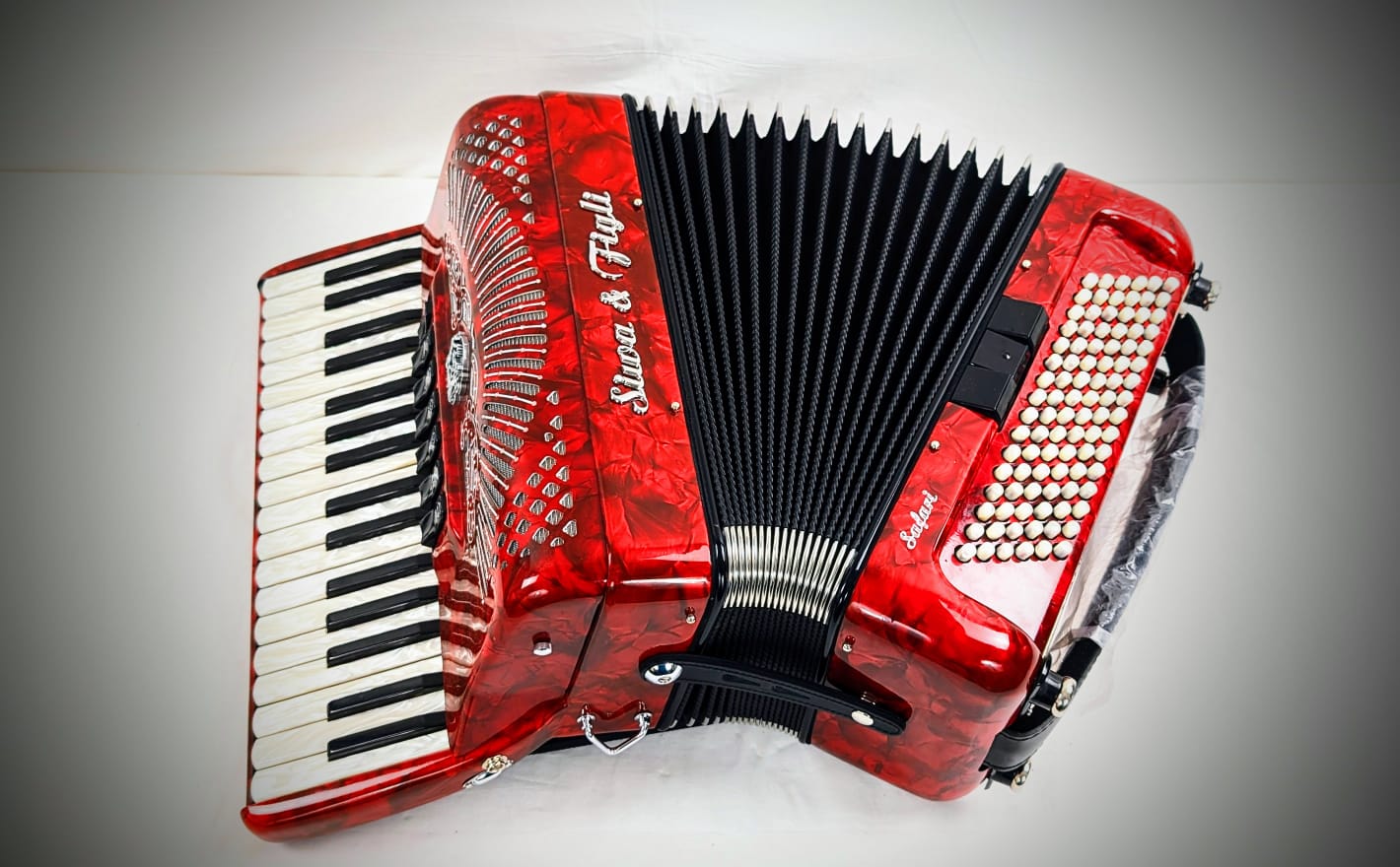 Siwa & Figli Safari 34 (Red) – Accordion Shop