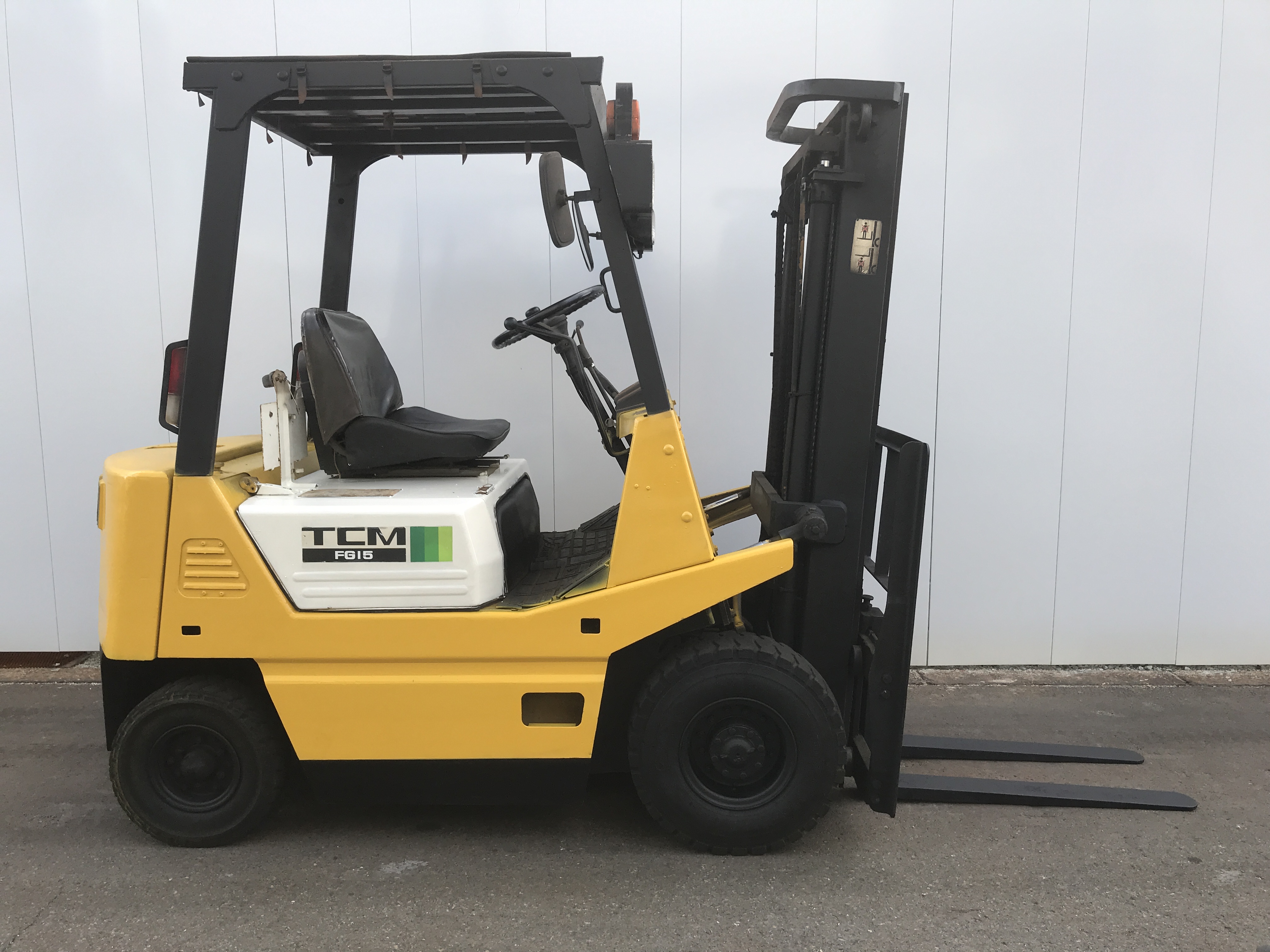 TCM 1.5t ガソリン車 3mマスト FG15N16S – 中古フォークリフト 株式