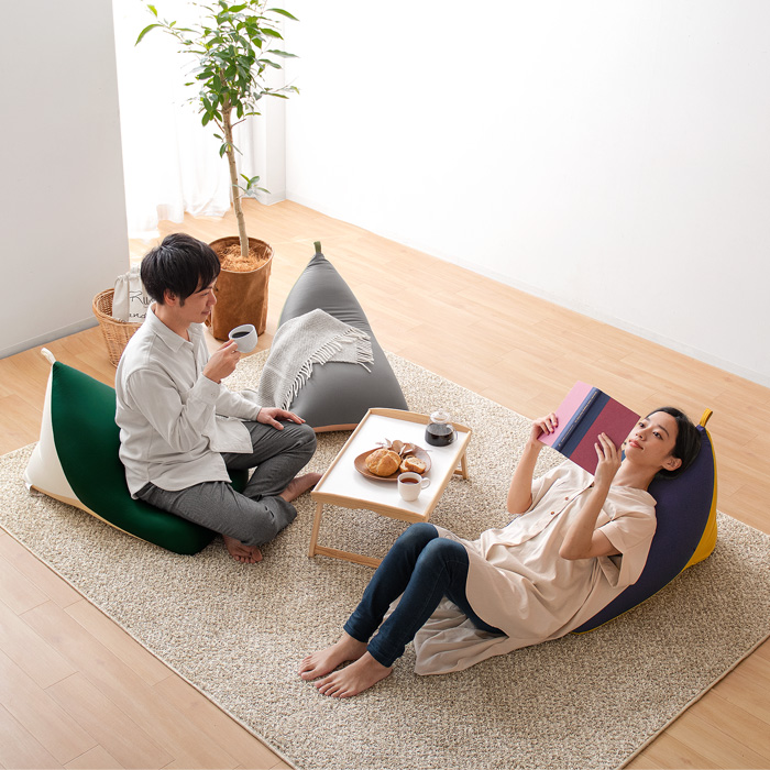 三角ビーズクッション 座れる軽量ミニサイズ おしゃれ tetrad | 家具