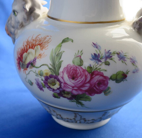 気品あふれるKPMベルリンの花瓶（17cm） - 貴人たちのマイセン
