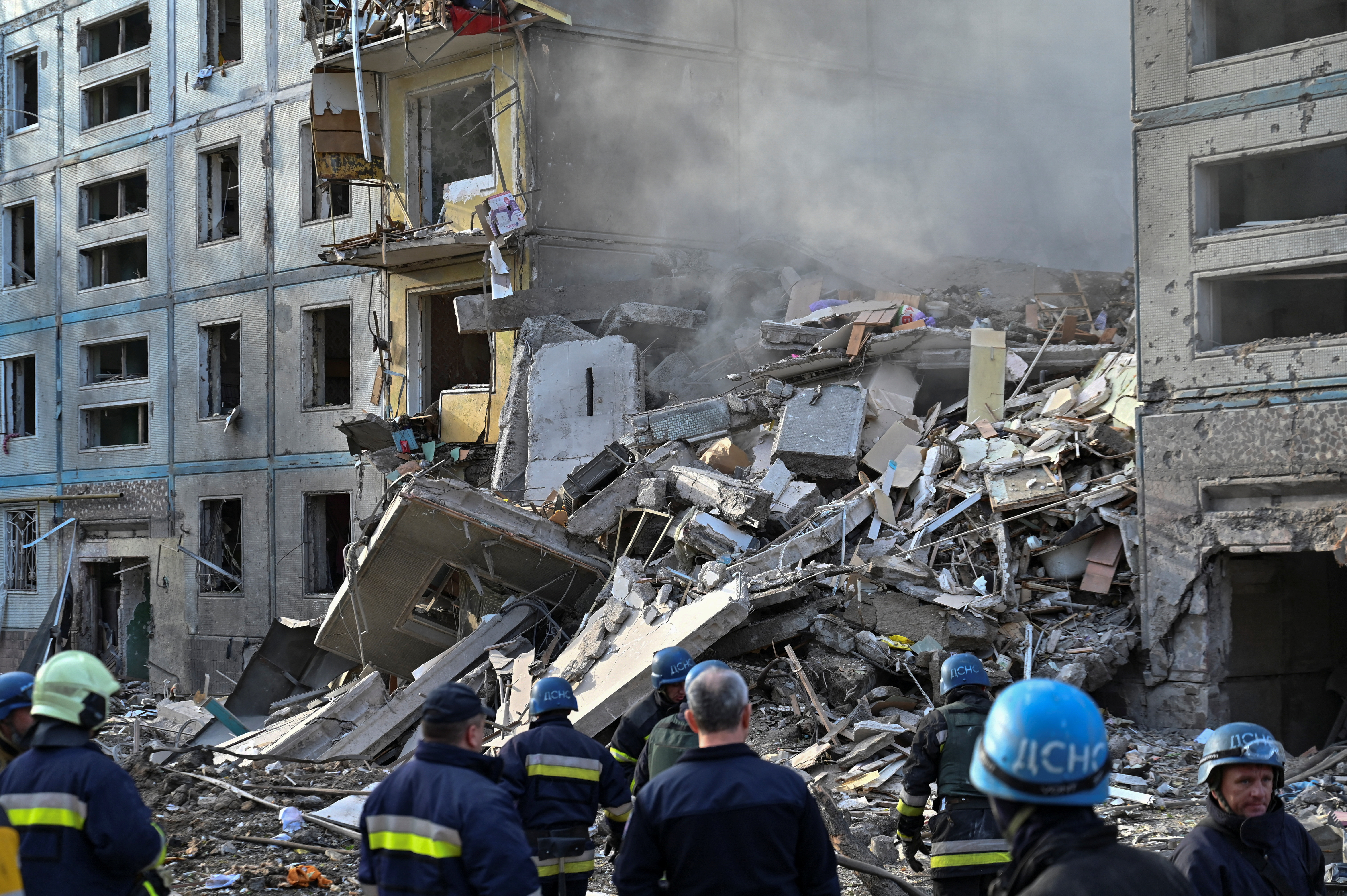 Deadly Russian missile attack hits Ukraine's Zaporizhzhia city