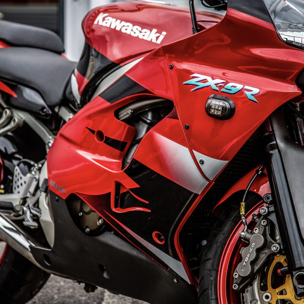 Kawasaki ZX-9R E1 - Apex 66
