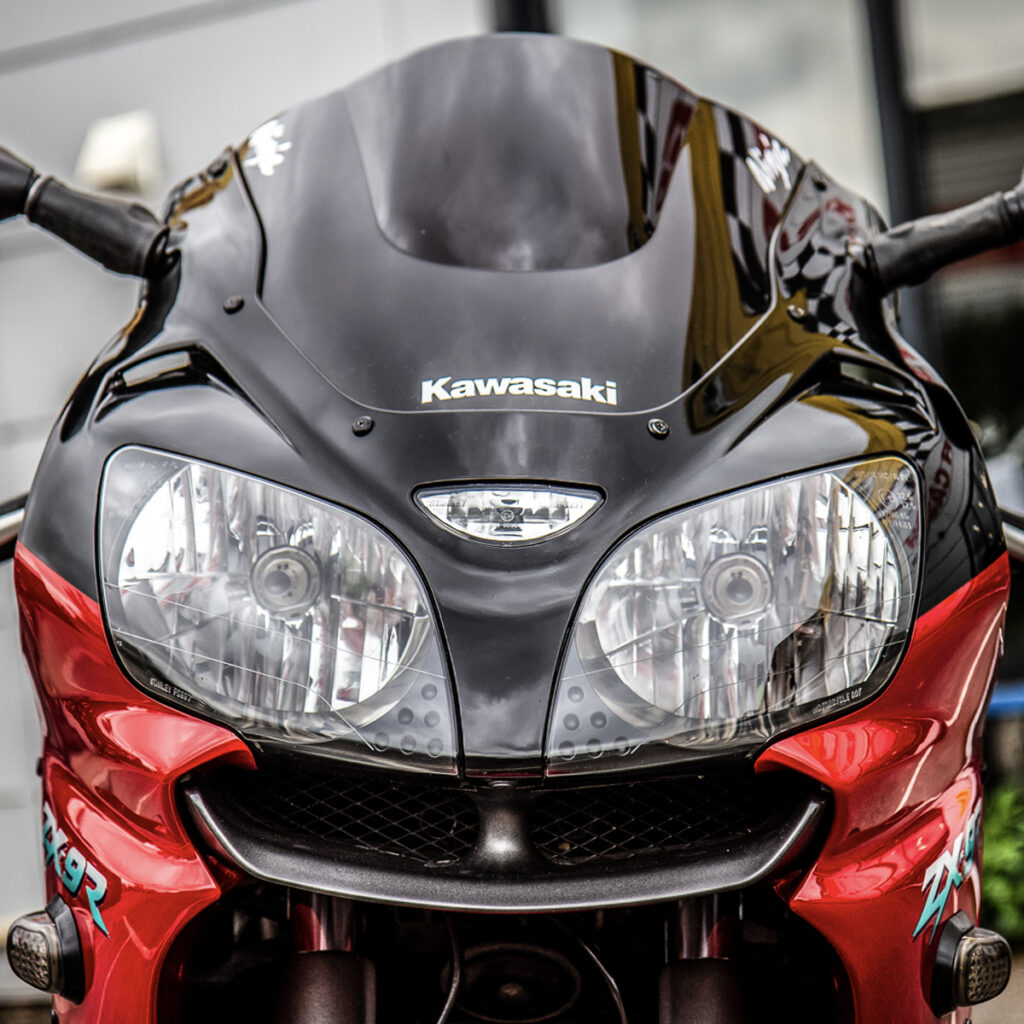 Kawasaki ZX-9R E1 - Apex 66