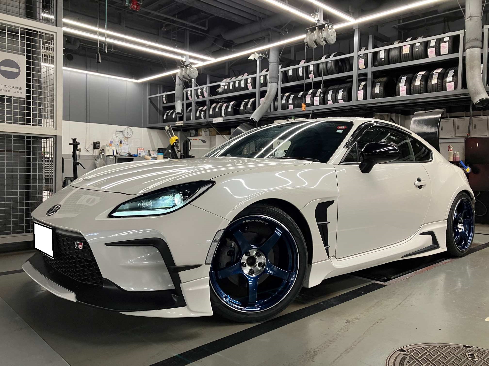 GR86にハイパーマックスGATESPECとアドバンTC4 | A PIT AUTOBACS