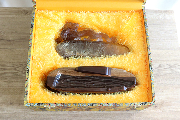特選品】ルチルクォーツ彫り物（五爪龍）台座付き-043水晶クラスター