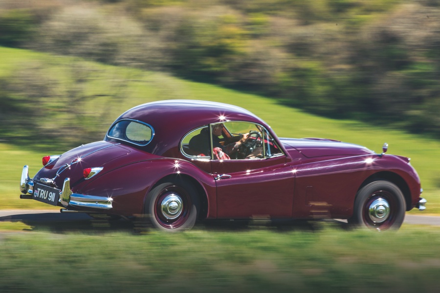 ブラバムとペンスキーへ導いた】祖父のジャガーXK140 モータースポーツ