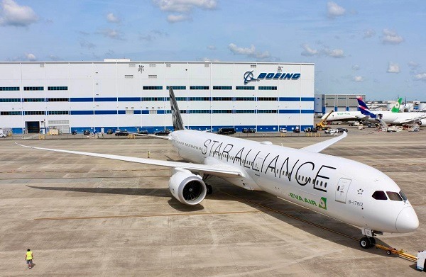 Eva Air receives first Star Alliance liveried Boeing 787-10