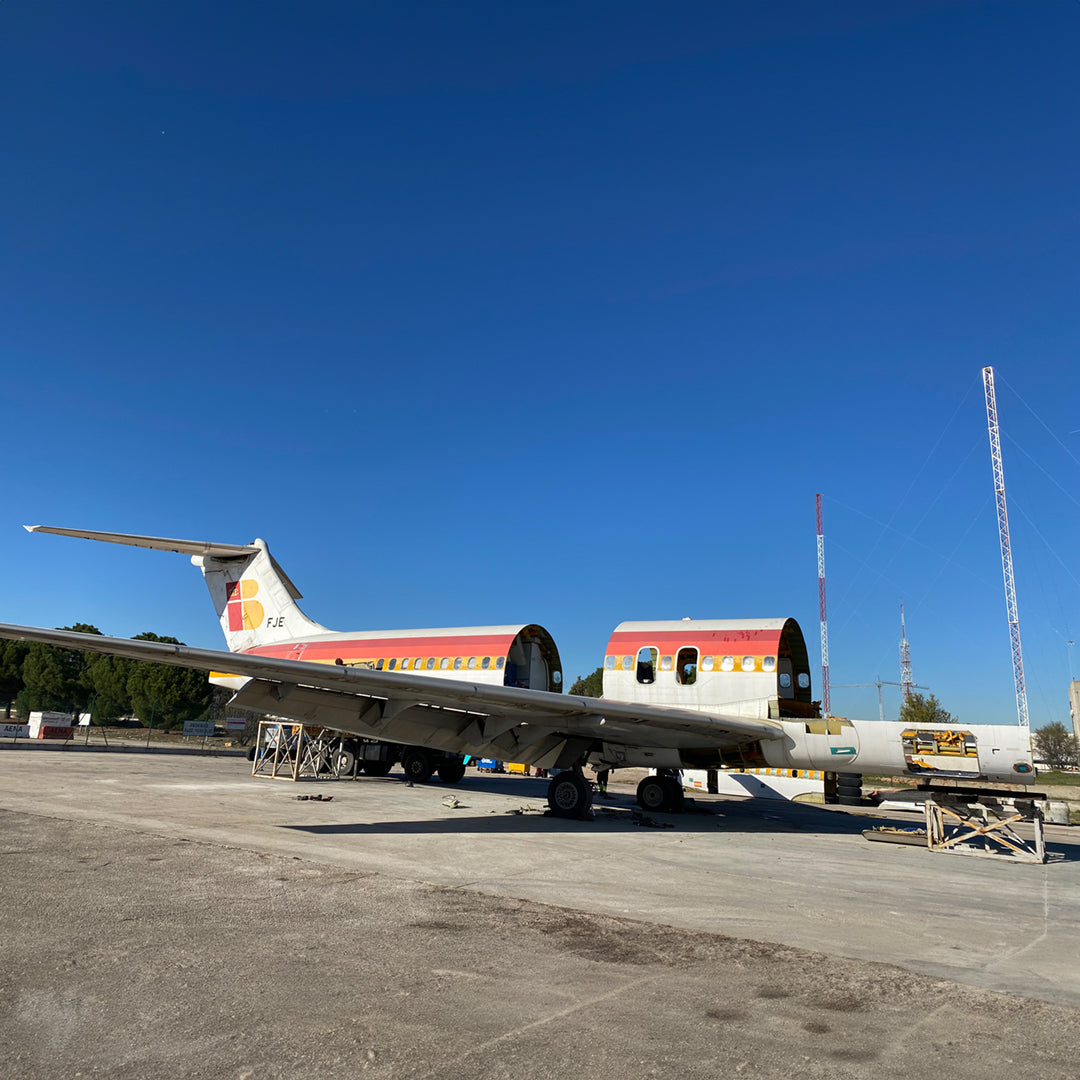Get a piece of the McDonnell Douglas MD-88 – Aviationtag Edition