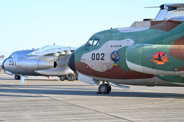 入間基地、C-1試作2号機に「フェニックス」特別塗装 24年度で退役