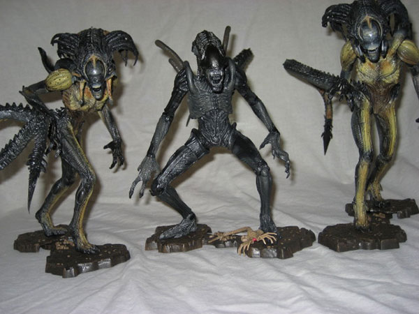 NECA AvP Requiem Series 1 (Warrior Alien, Hybrid Alien x2)
