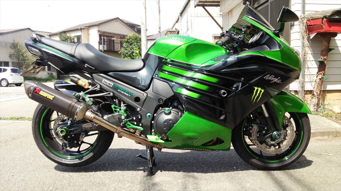 ZX-14Rにカラーオーダーができるバックステップを装着！| AxxL