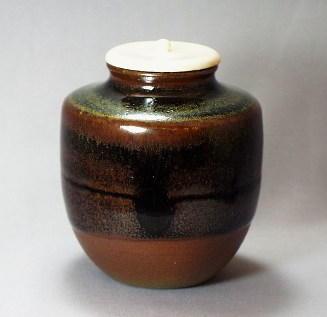 十五代 沈壽官 作 黒薩摩茶入 商品詳細｜ギャラリービーンズWEBSHOP