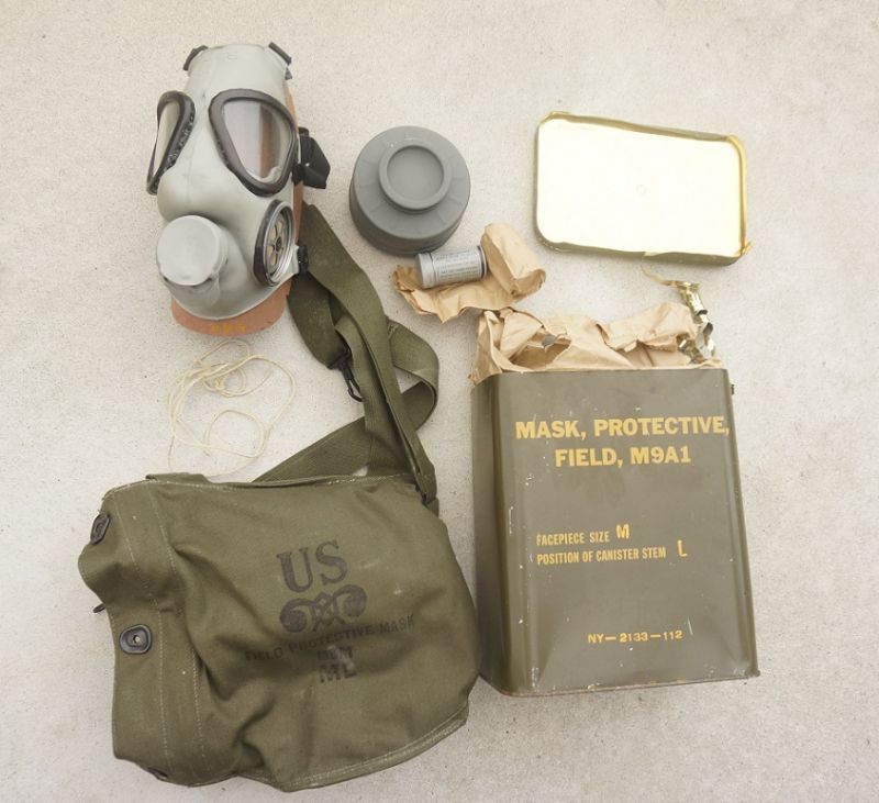 米軍M9A1ガスマスク ガスマスクバッグ付き缶入りMEDIUM未開封新品