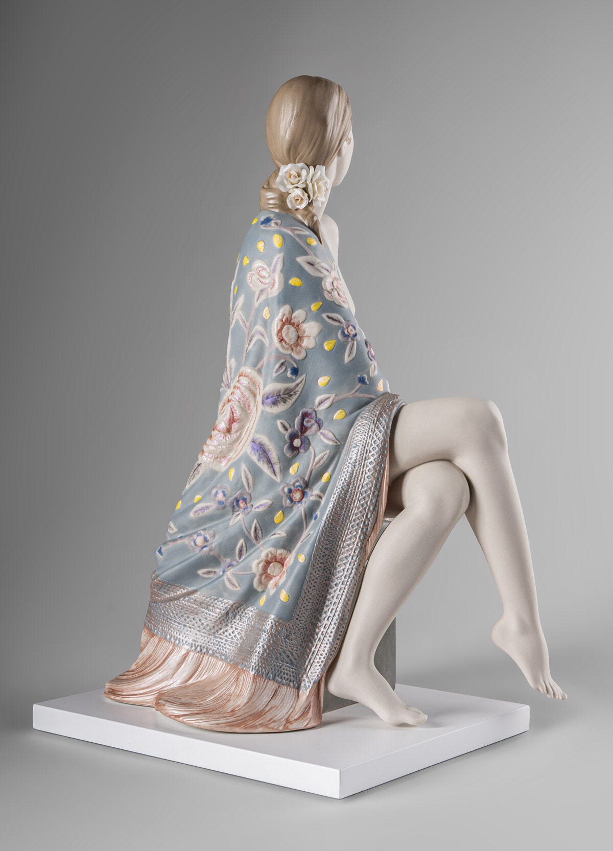 Lladro Nude with Shawl Metallic Figurine 01009733 – Biggs Ltd