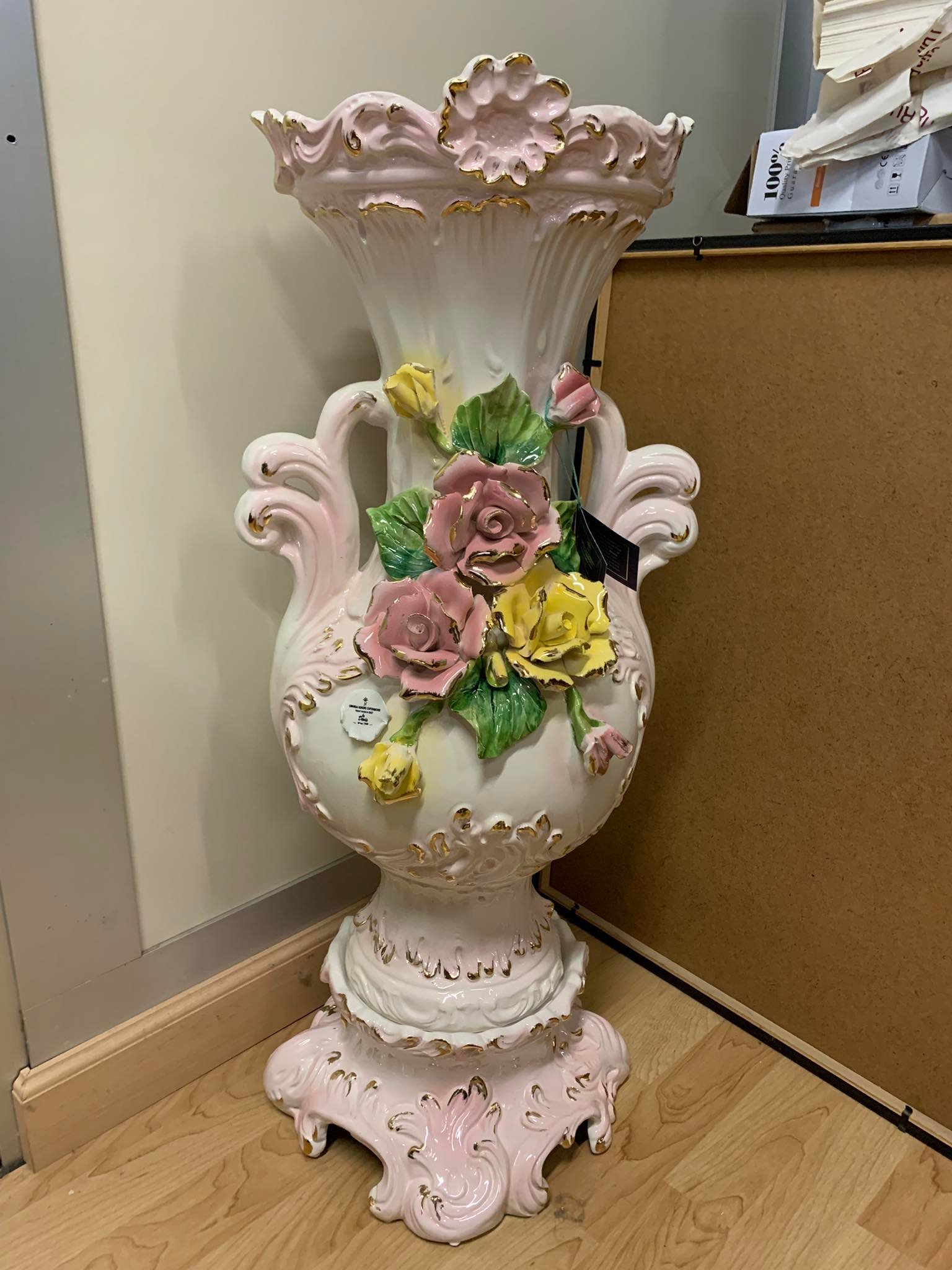 Vase with Flowers DV4644 - ByDevis Capodimonte