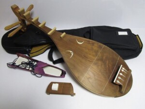 筑前琵琶 (五弦五柱) | 骨董品買取・和楽器買取 五宝堂