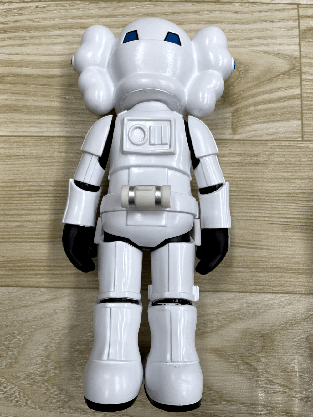 アリババで売られているKAWS×STARWARS×MEDICOM TOYのフィギュアは