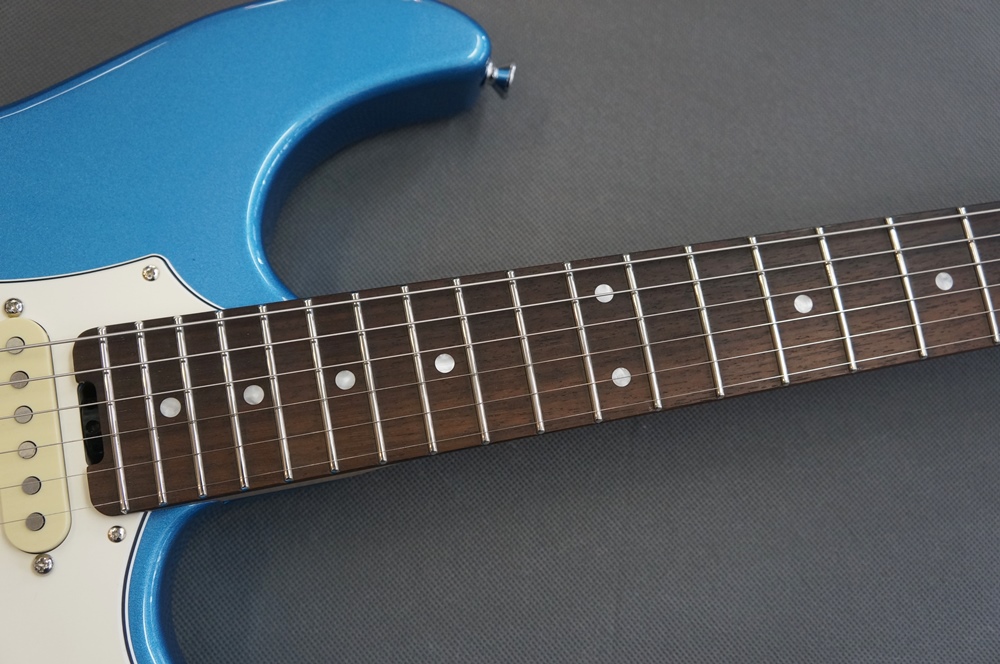 EDWARDS E-SNAPPER-AL/R - Lake Placid Blue - / 楽器屋BOW オンライン