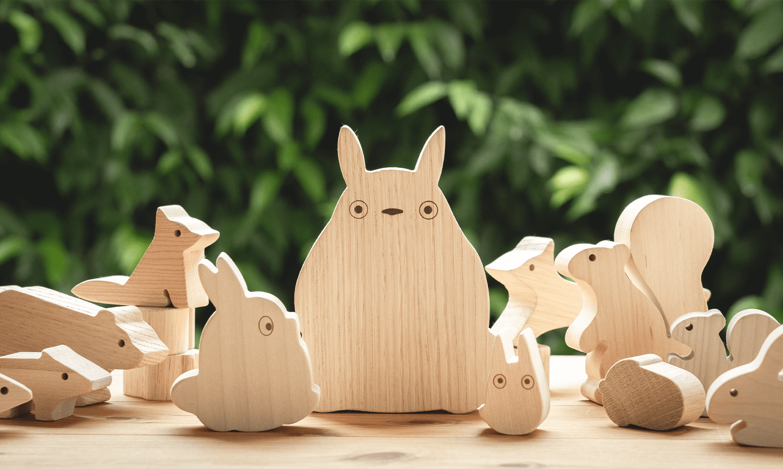 木工房でつくられたトトロの小物 - 三鷹の森ジブリ美術館オンライン