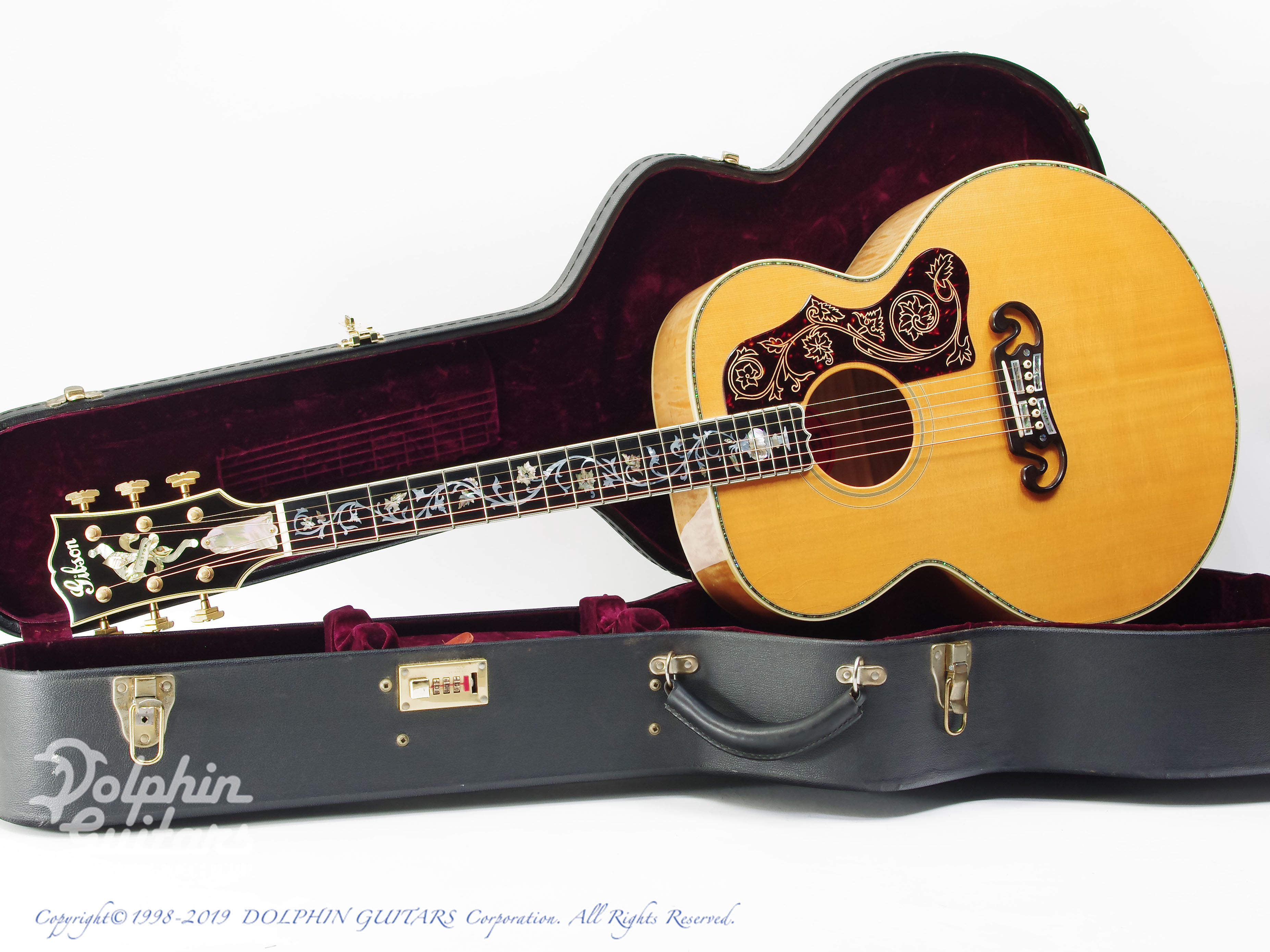 Gibson J-200 