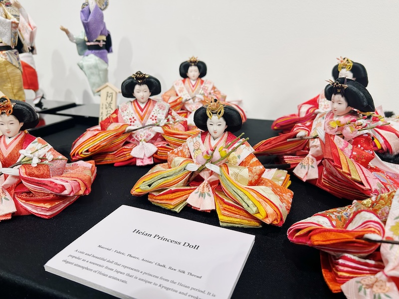 初の海外はNYで、日本人形の「久月」が展覧会 「職人が高齢化」の背景