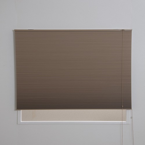 プレミアムハニカムブラインド 彩 遮光タイプ ベージュ 40×135cm