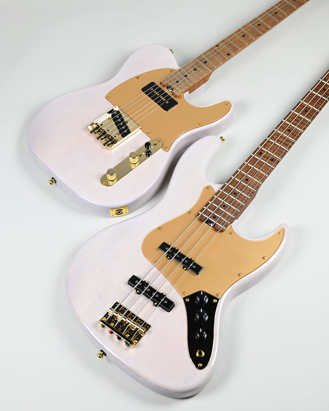 スノーホワイト×ゴールドパーツを組み合わせた新製品が登場【Bacchus