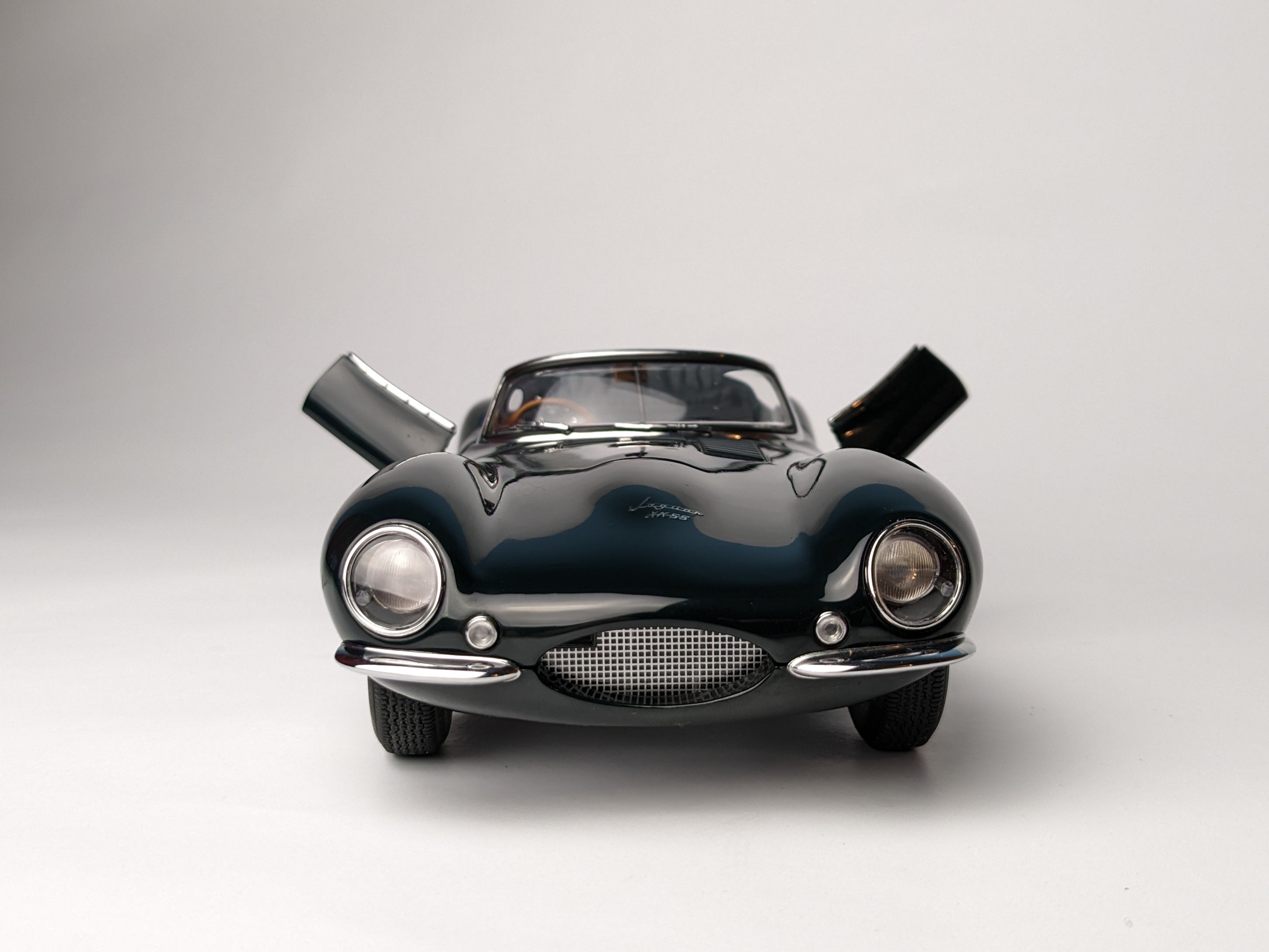 1/18 AUTOart - 1956 Jaguar XKSS Steve McQueen | DiecastXchange Forum
