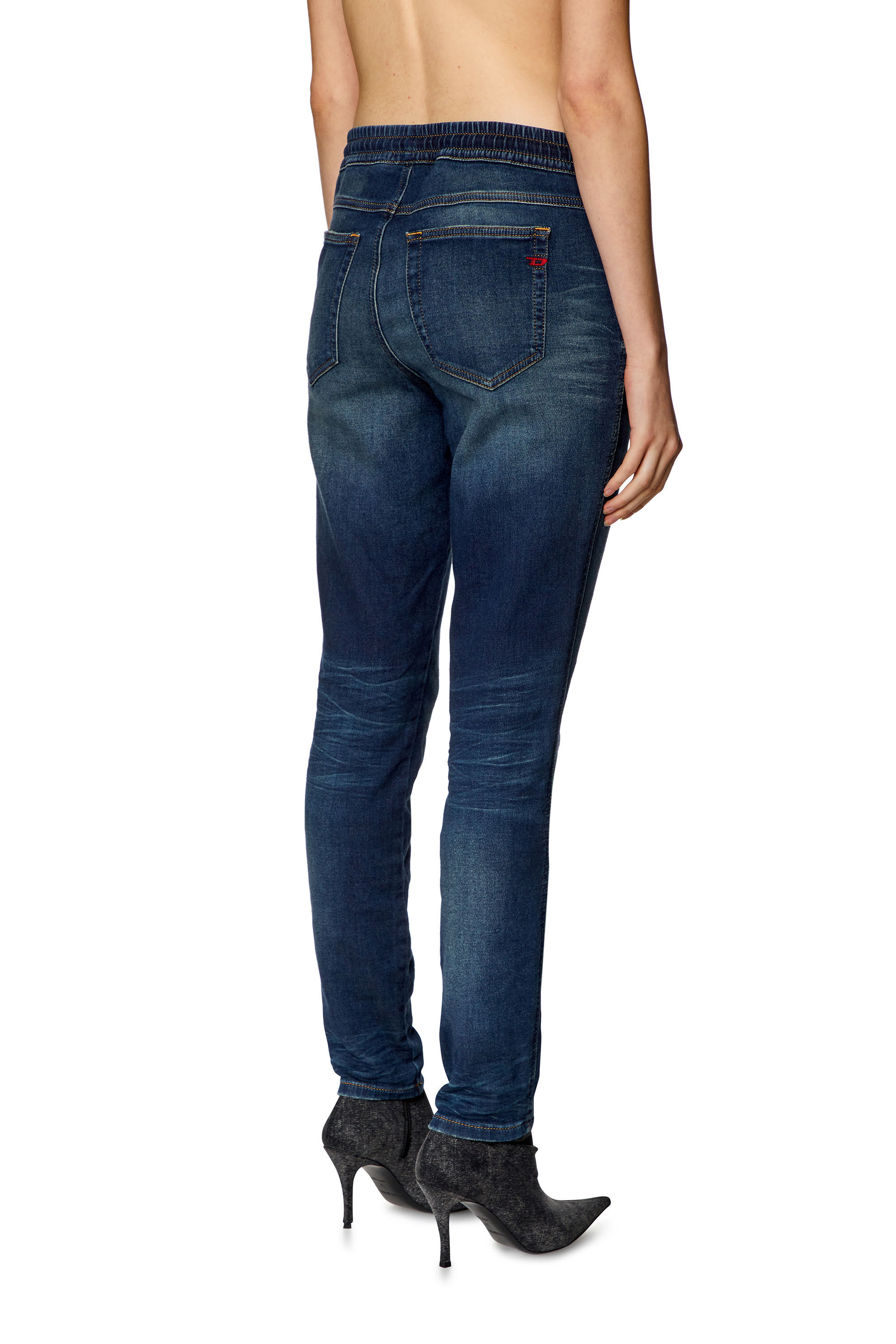スリム 2061 D-Tail Joggjeans® | ダークブルー | ウィメンズ | DIESEL