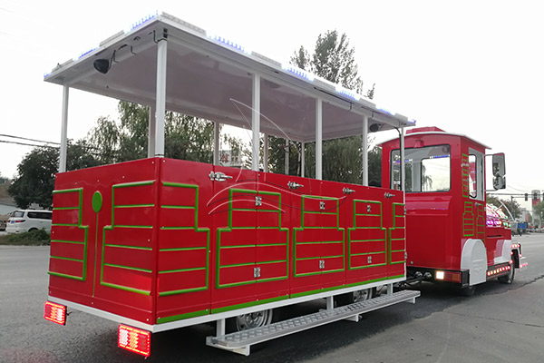 大きなクリスマストレイン | 26-40 席 | セメント道路を走る