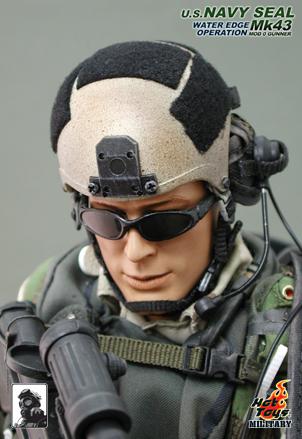 Dragon-Models.de | U.S.Navy Seal Water Edge Operation ,Hot Toys