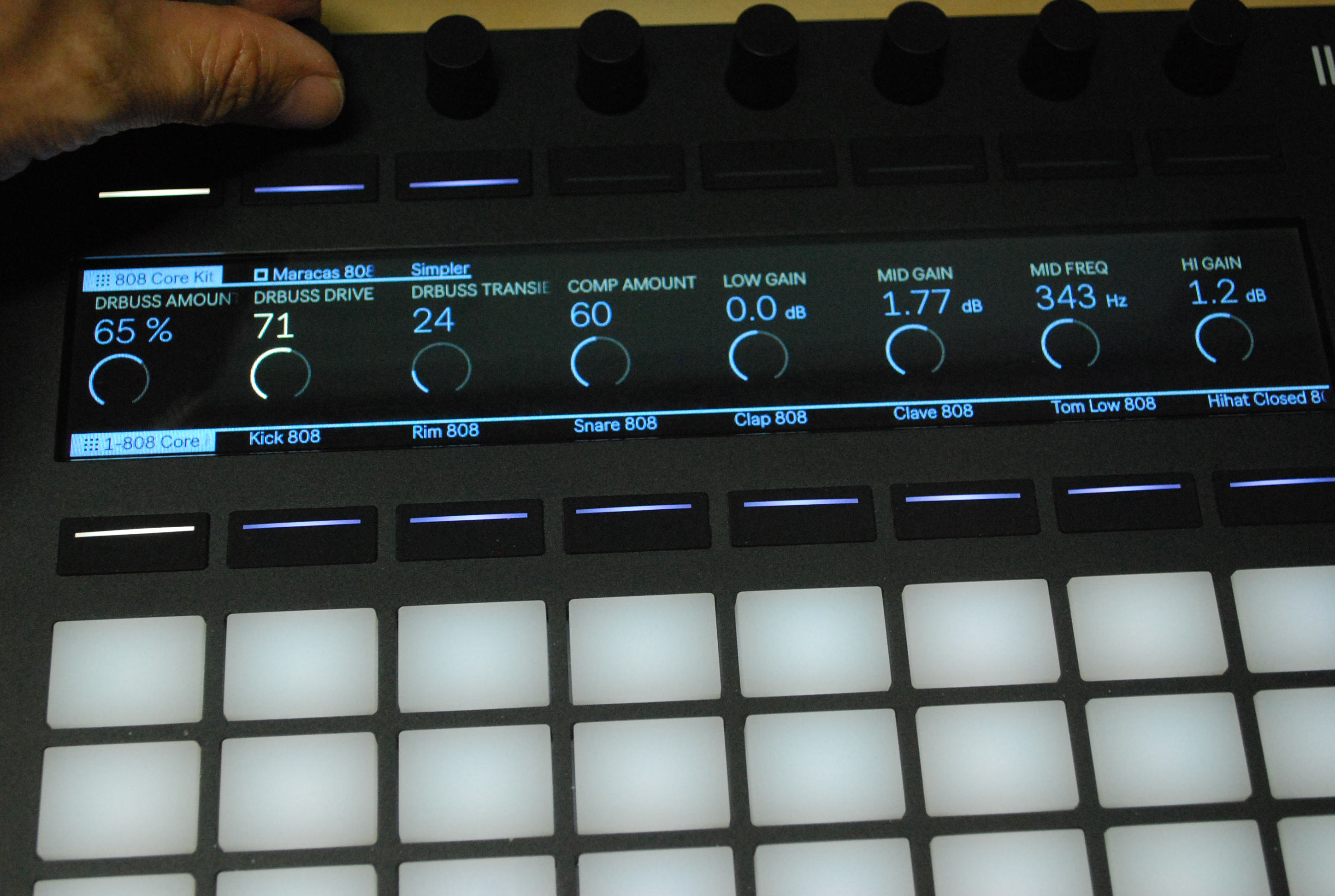 Live 10をエンジンに利用し、指先操作だけで音楽制作ができるPush 2の