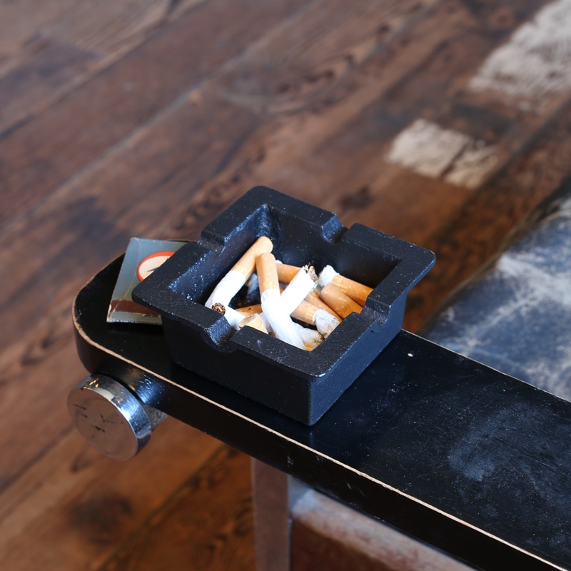 DULTON ONLINE SHOP | IRON ASHTRAY A.BLACK(ANTIQUE BLACK): ホーム用品