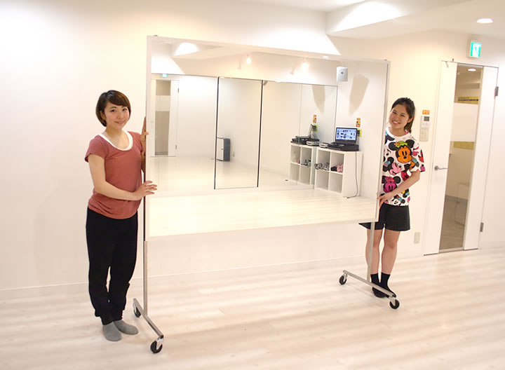 キャスタータイプ | 全身が映る大型で割れない鏡 ワンダフルミラー
