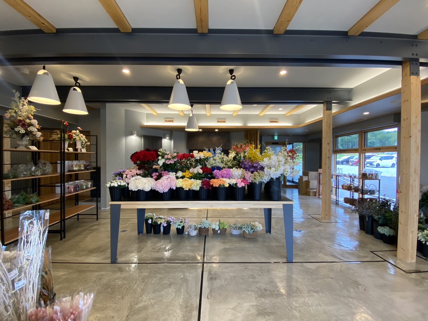 倶知安町 佐藤造花生花店が竣工しました ： 株式会社遠藤建築アトリエ