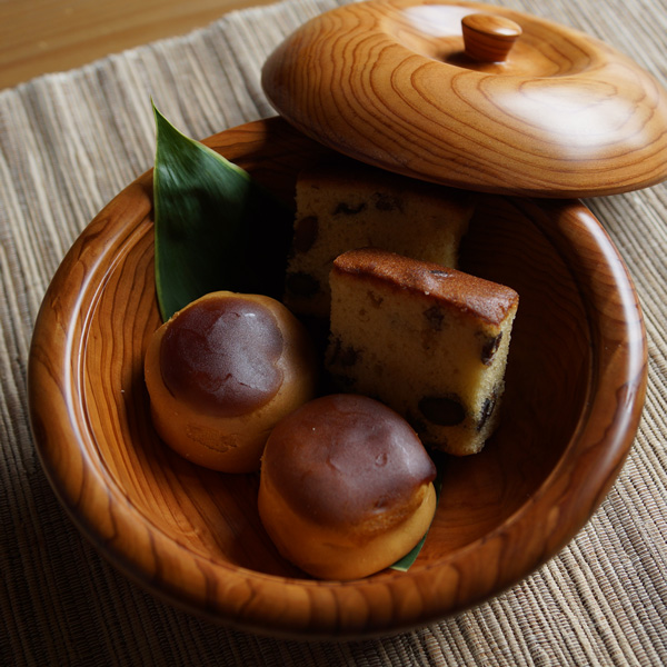 魚梁瀬杉の木の器(蓋付菓子盆｜エコアス馬路村